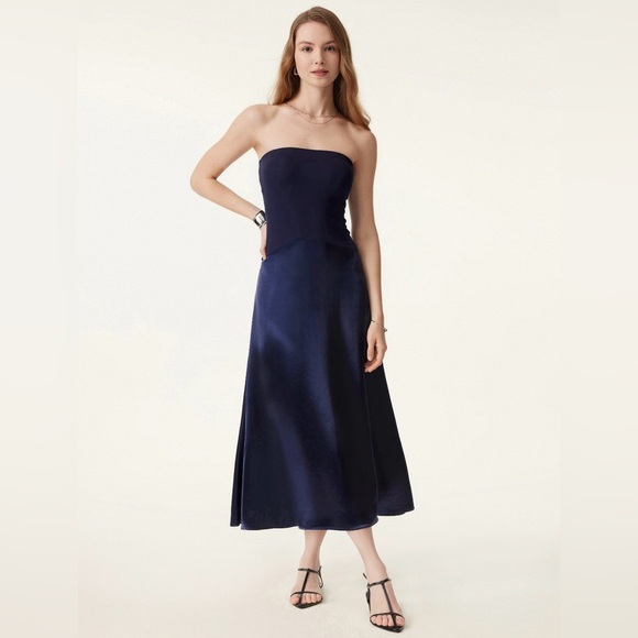 Milky Waves Acetate
Midnight Acetate Non-slip Strapless Midi Brami Dress - Picture 6 of 11
